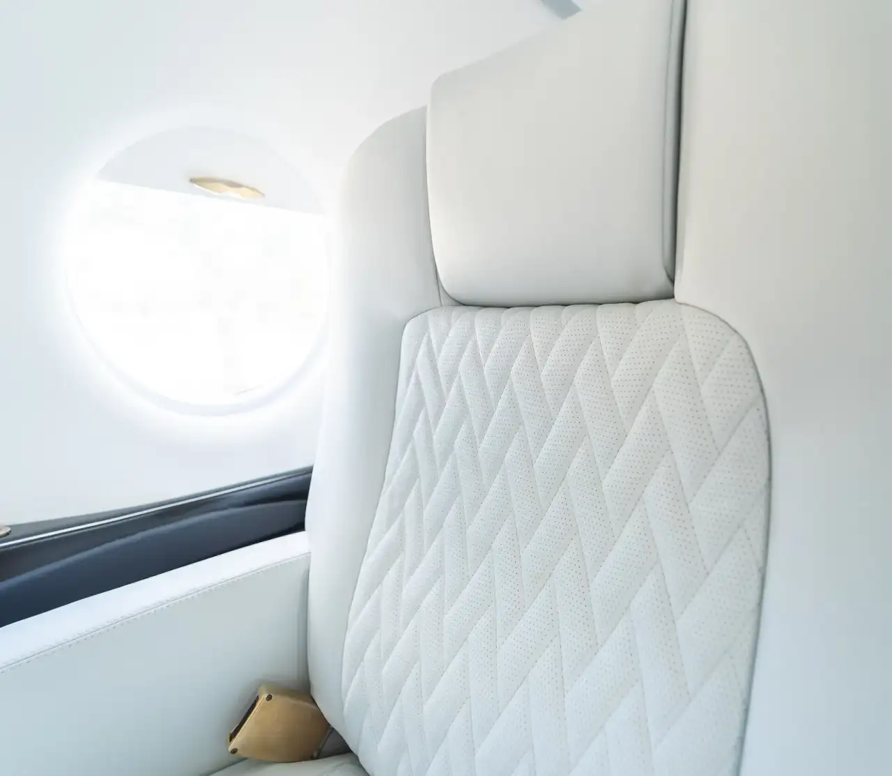 G-200 N119PS  detail 1